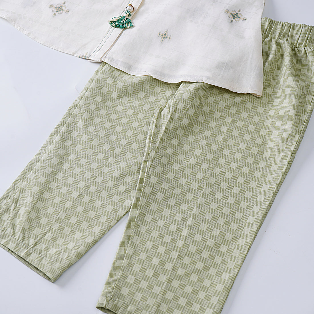 Girls Suit (2057)