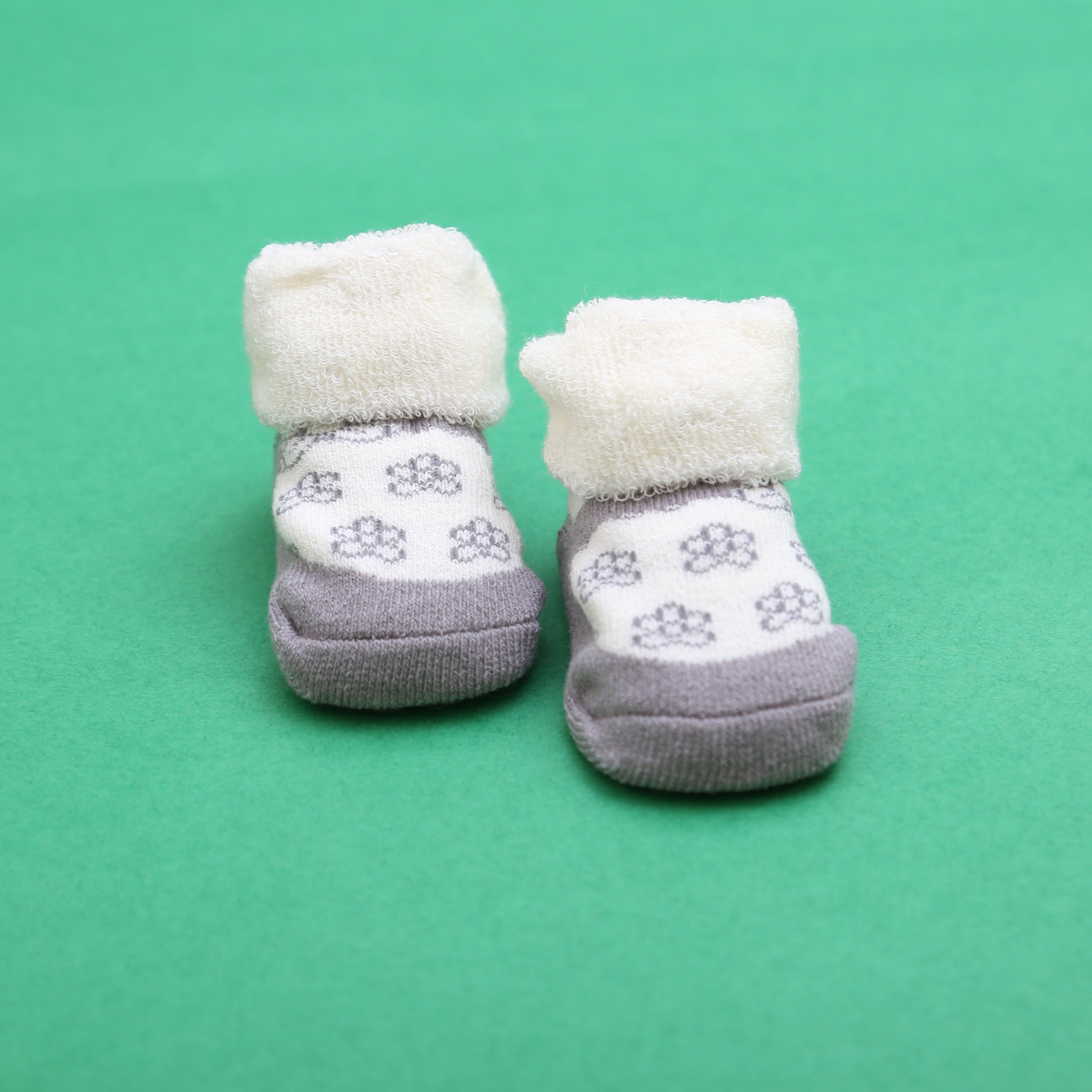 Newborn Booties Color Grey-Beige